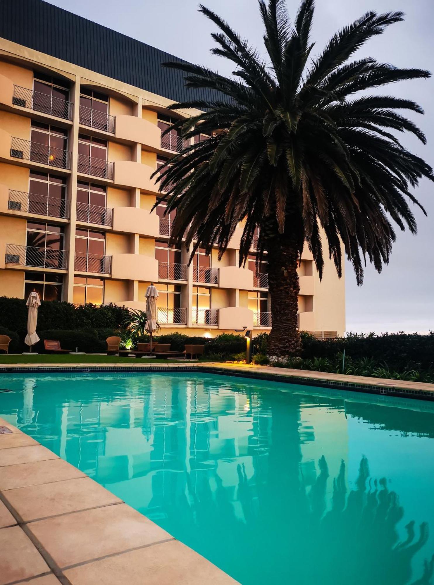 Garden Court Nelson Mandela Boulevard Le Cap Extérieur photo