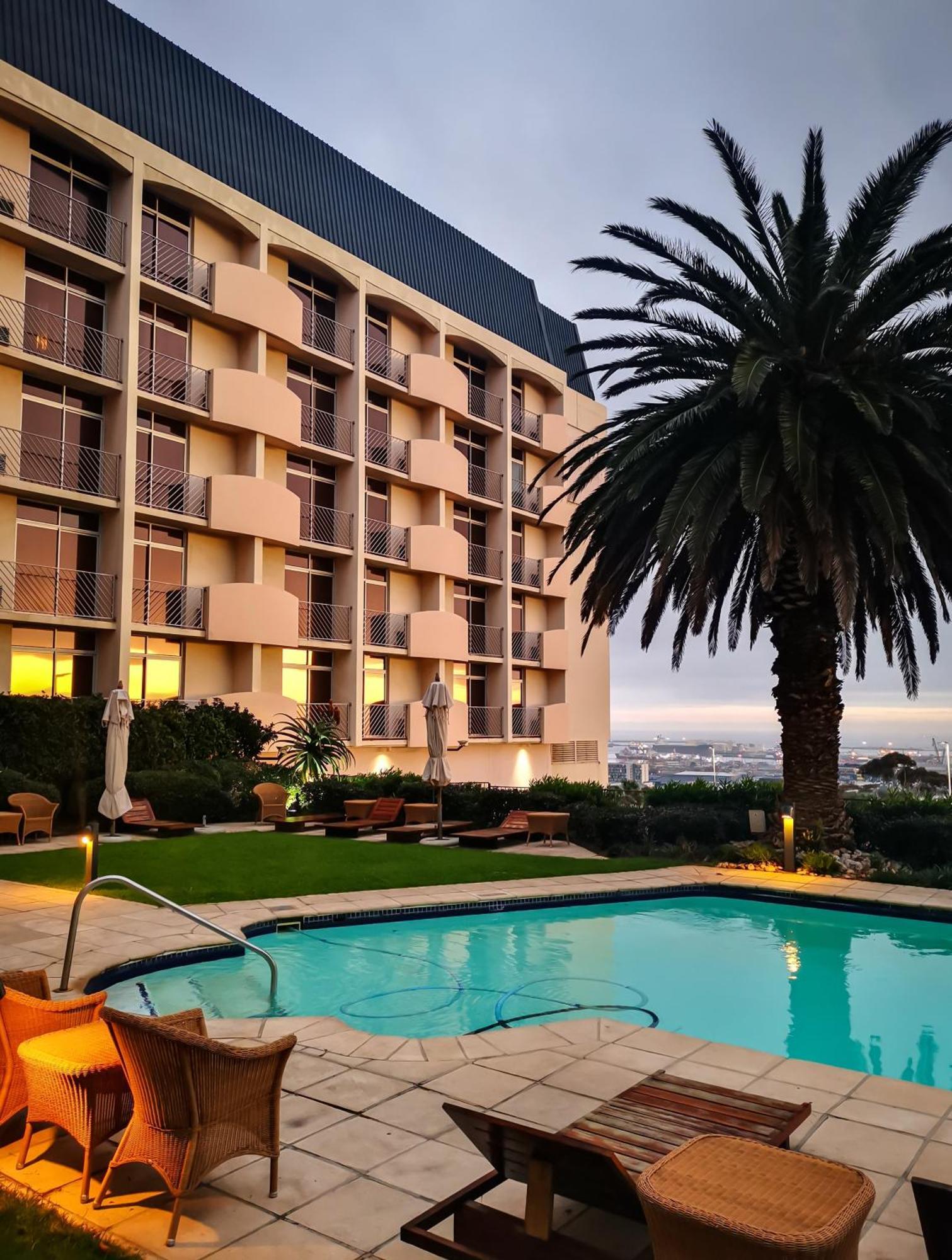Garden Court Nelson Mandela Boulevard Le Cap Extérieur photo